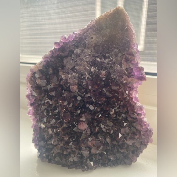 Real amethyst crystal free  standing from b.c soil. - Picture 2 of 4